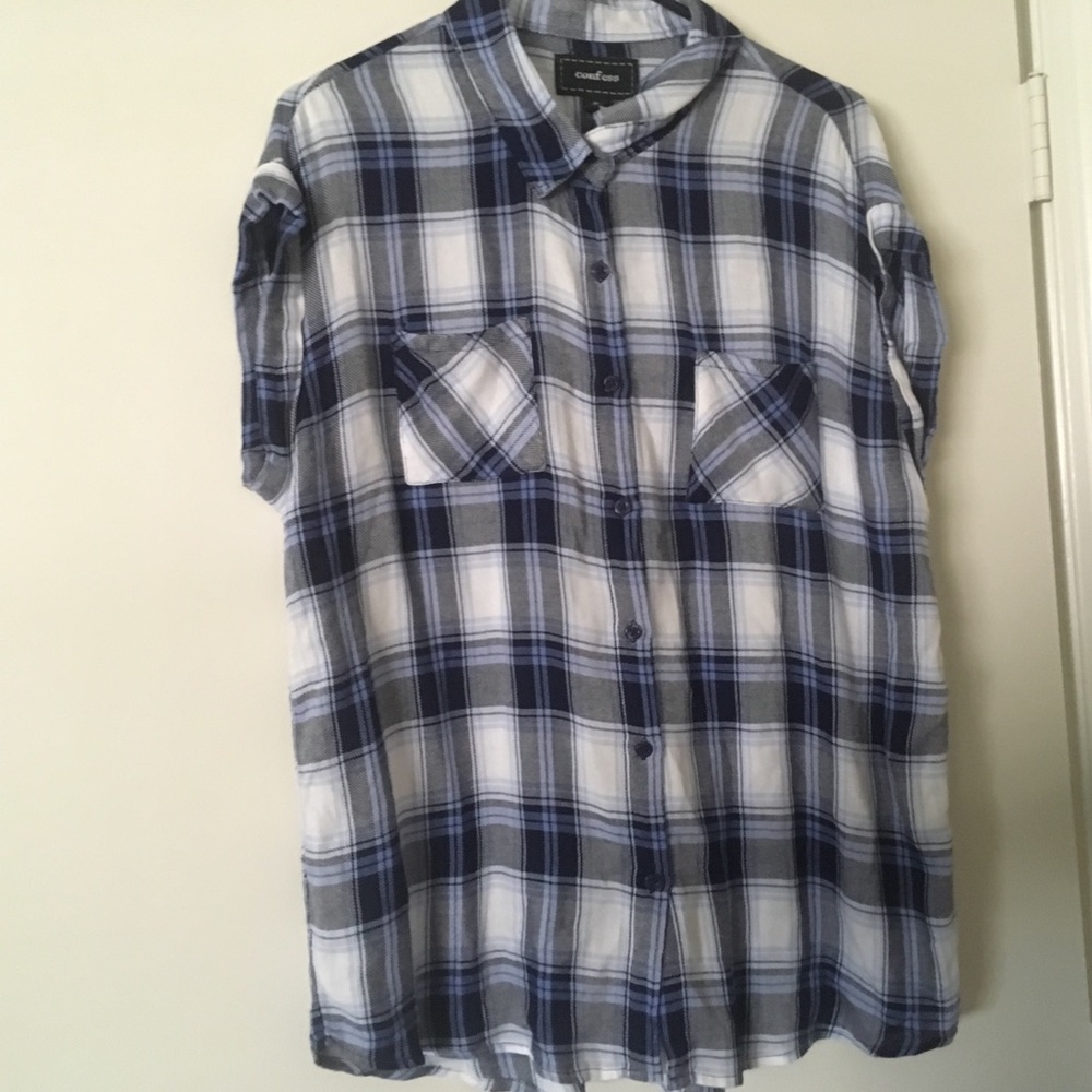 NWOT Plaid sleeveless button up to